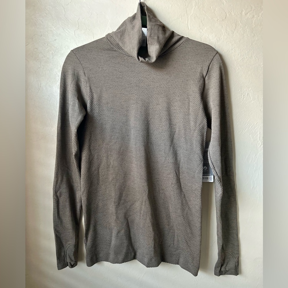 🆕 Athleta Flurry Printed Shine Turtleneck Coffee House | S